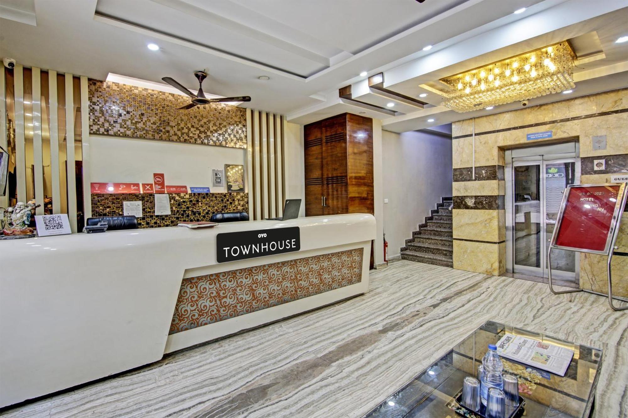 Townhouse Grand Inn Газиабад Экстерьер фото