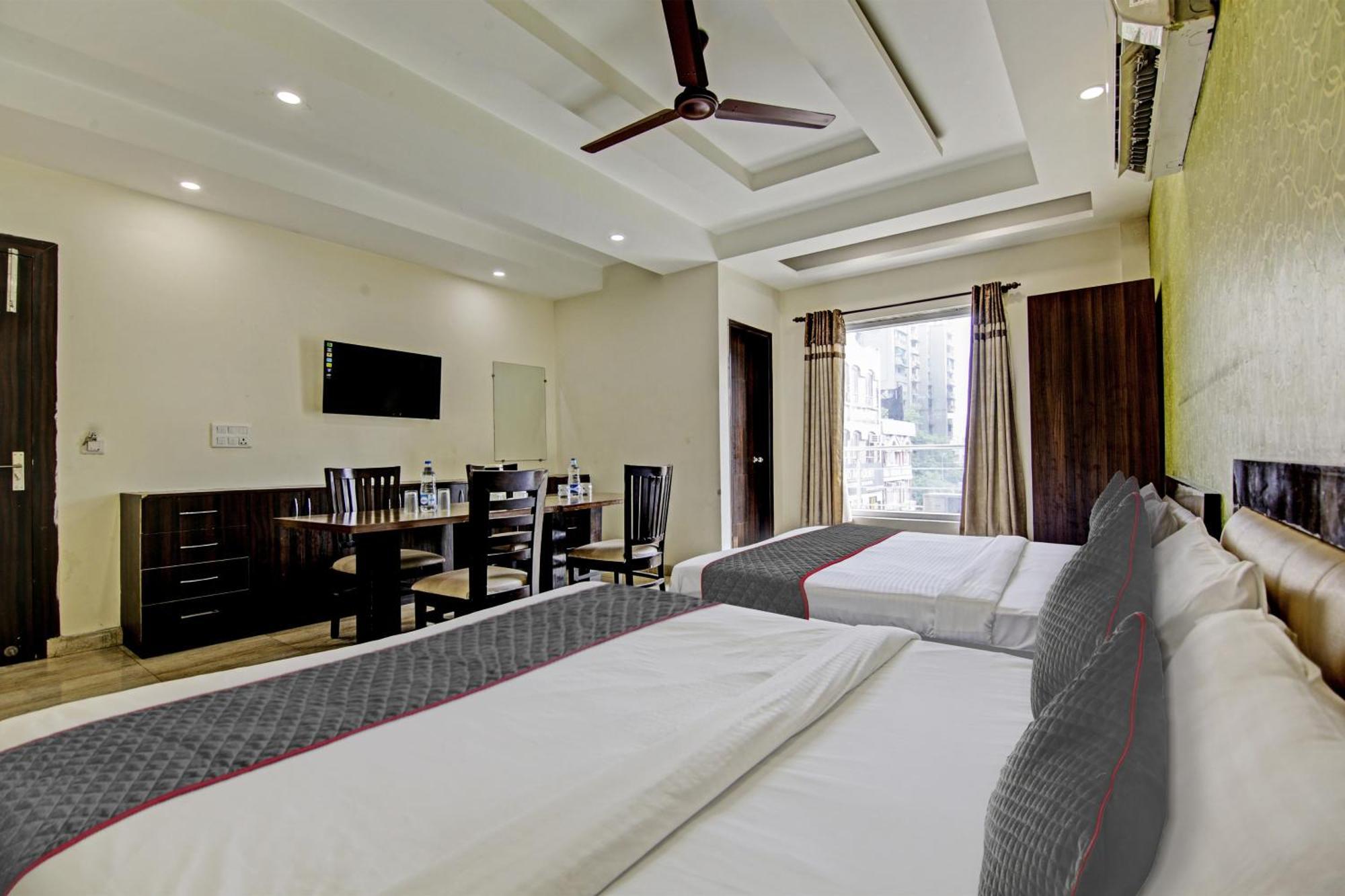 Townhouse Grand Inn Газиабад Экстерьер фото