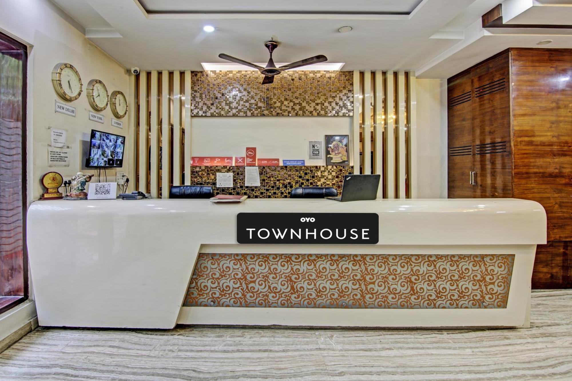 Townhouse Grand Inn Газиабад Экстерьер фото